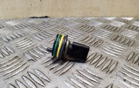 Fuel pressure sensor