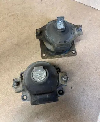 Honda Accord Engine mount bracket