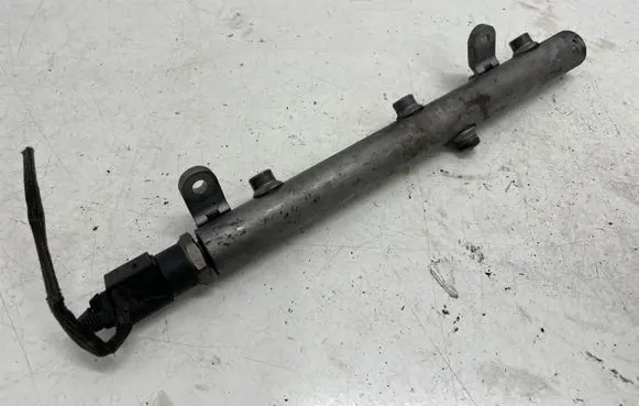Mercedes-Benz ML W164 Fuel main line pipe A6420700695