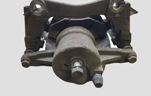 Toyota Avensis T250 Front brake caliper