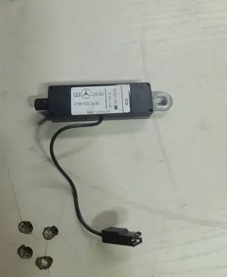 Mercedes-Benz B W245 Aerial antenna amplifier A1698200489 ZGS004