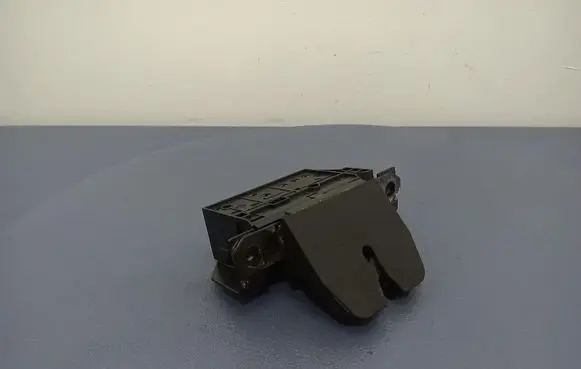 Opel Vectra C Tailgate/trunk/boot lock/catch/latch 281054