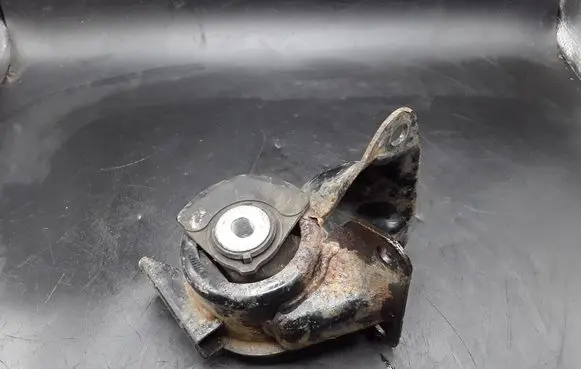 Mazda CX-7 Engine mount bracket NOCODE
