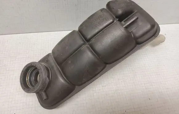 Mercedes-Benz E W210 Coolant expansion tank/reservoir 2105000549