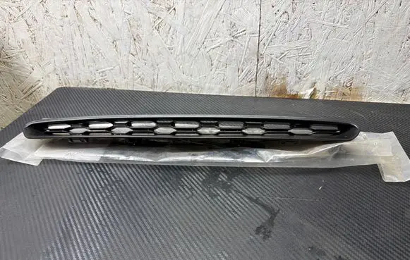 Dodge Durango Bonnet/hood grill