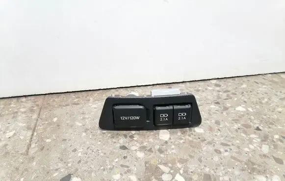 Lexus ES 250 - 300 - 330 USB socket connector 8553250020