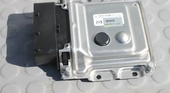 Mazda CX-5 II Adblue control unit SHHG18701F 0281037045 SHHG-18701-F