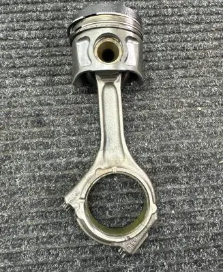 Jeep Grand Cherokee Piston with connecting rod