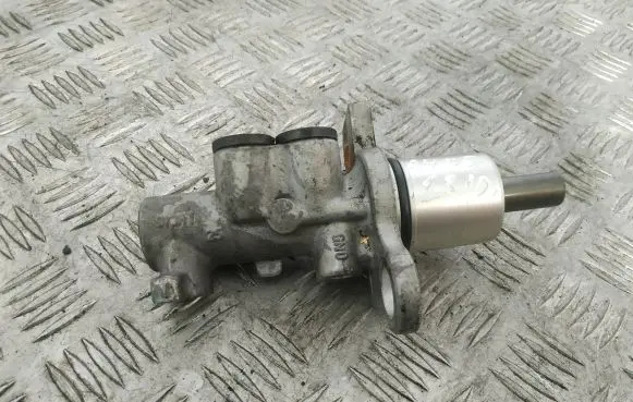 Audi A4 S4 B5 8D Master brake cylinder