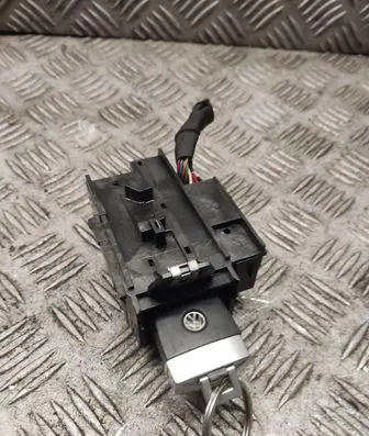 Volkswagen PASSAT B7 Ignition lock 3c0905843ad