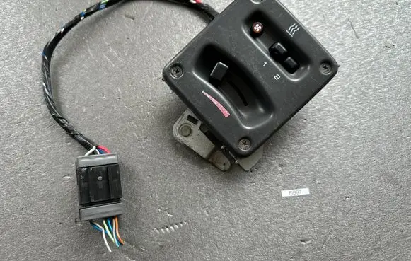 Nissan Patrol Y60 Climate control/heater control trim 2757620J00 2751601J05