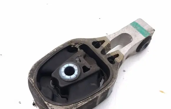 Peugeot 2008 II Engine mount bracket 9824116780
