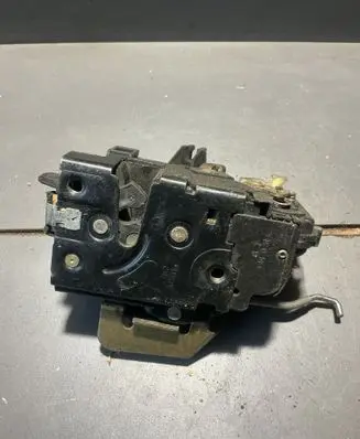 Audi A6 S6 C5 4B Front door lock PA6630FV