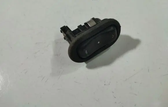 Opel Zafira A Electric window control switch 