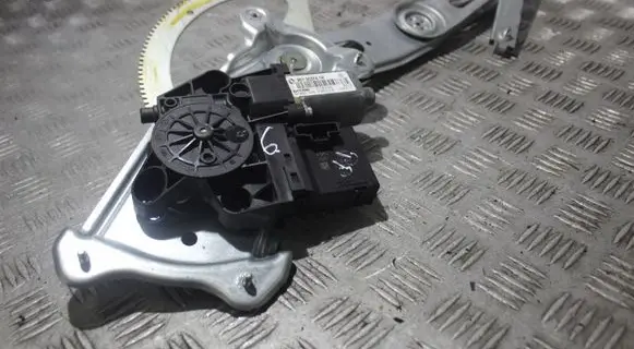 Renault Scenic III - Grand scenic III Front door window regulator with motor 807302741