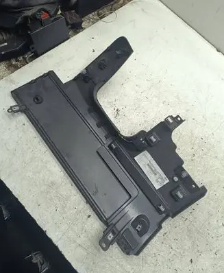 Volkswagen Touareg II Dashboard lower bottom trim panel 7P1858366 7P1858368