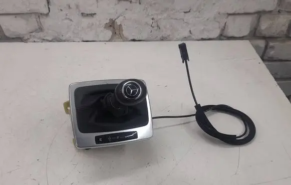 Mercedes-Benz E C207 W207 Gear shifter/selector A2042678124