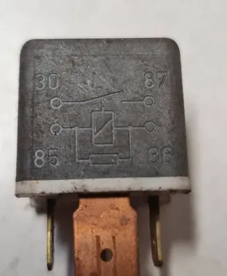 Volkswagen Golf IV Other relay 191937503 4R00351058