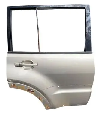 Mitsubishi Pajero Rear door