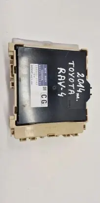 Toyota RAV 4 (XA40) Fuse module 8273042770A 8922142130