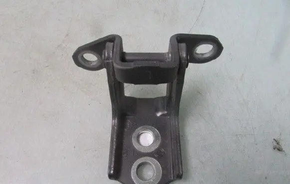 Infiniti M Front door lower hinge M35H