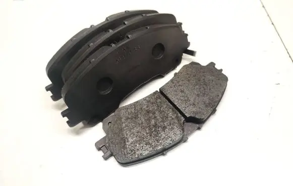 Infiniti Q50 Brake pads (front) D10604GA5A
