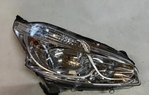 Peugeot 208 Headlight/headlamp 1685351480