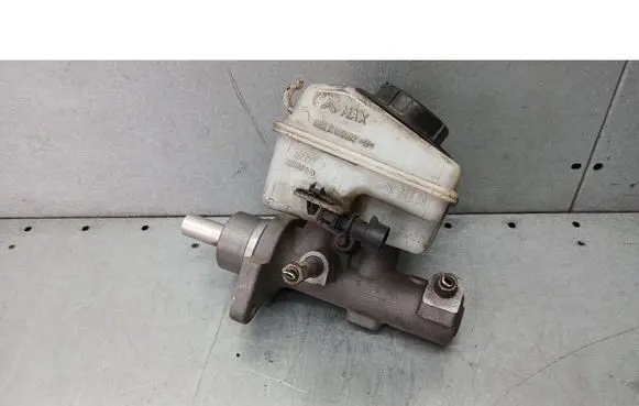 Opel Astra H Master brake cylinder 32067271-B