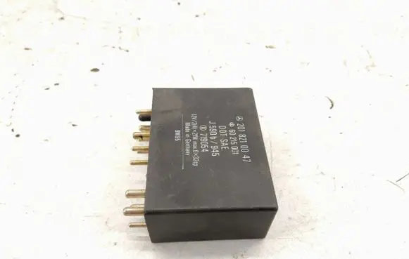 Mercedes-Benz C W202 Cruise control relay 2018210047 2018210247
