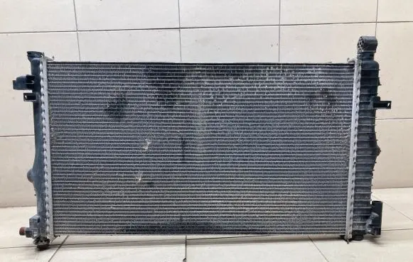 Opel Insignia A Coolant radiator 13241724