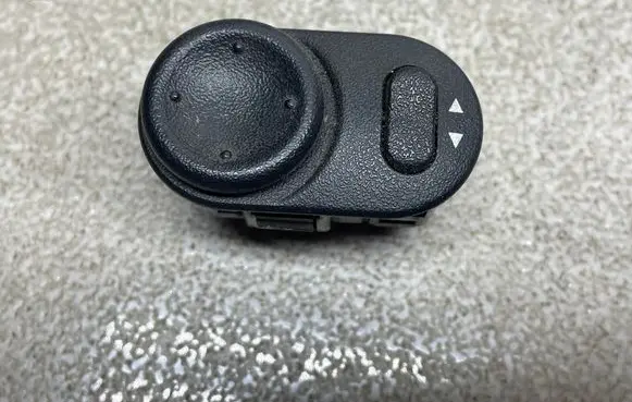 Wing mirror switch