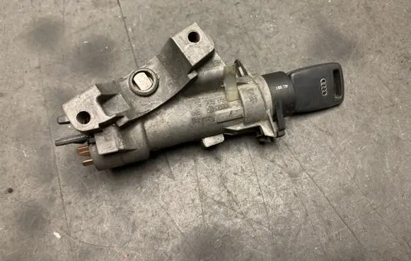 Audi A6 S6 C5 4B Ignition lock 4B0905851C 4B0905849 04160200