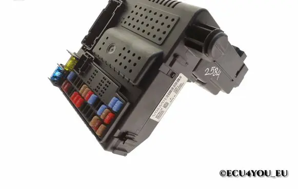 Volvo V70 Fuse module 30795114 28073267