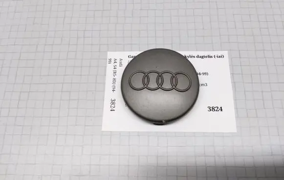 Audi A4 S4 B5 8D Original wheel cap 8D0601170A