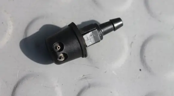Honda Insight Windshield washer spray nozzle 