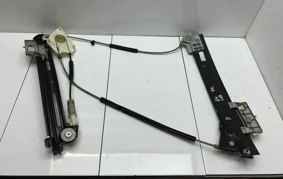 Volkswagen Golf VI Front door electric window regulator 5K7837461C