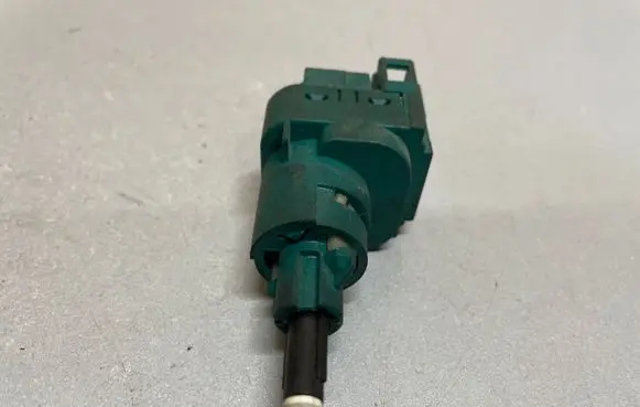 Audi A4 S4 B7 8E 8H Brake pedal sensor switch 1C0945511A