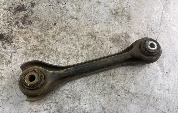 Rear control arm