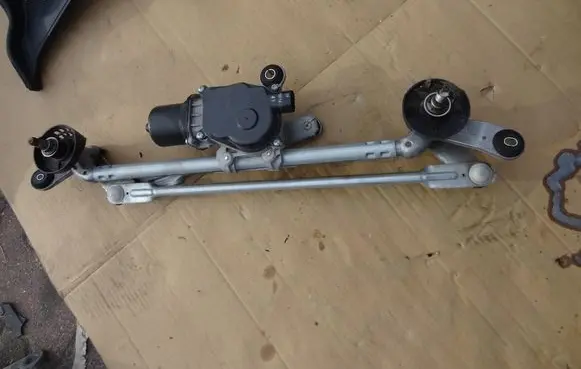 Nissan Qashqai Front wiper linkage XXXXXXX