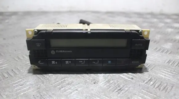 Volkswagen PASSAT B5 Climate control unit 5HB00761702
