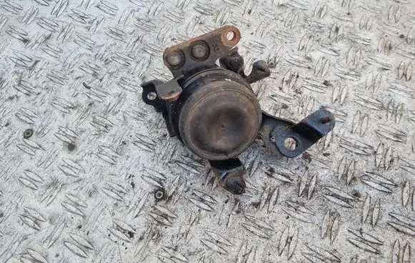 Toyota Corolla E120 E130 Engine mount bracket