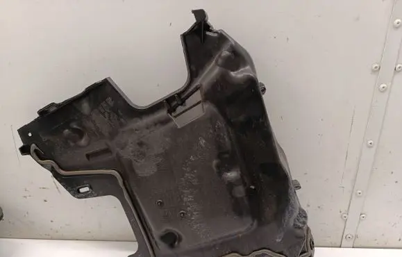 Mercedes-Benz GLE W167 Other engine bay part A1676200303