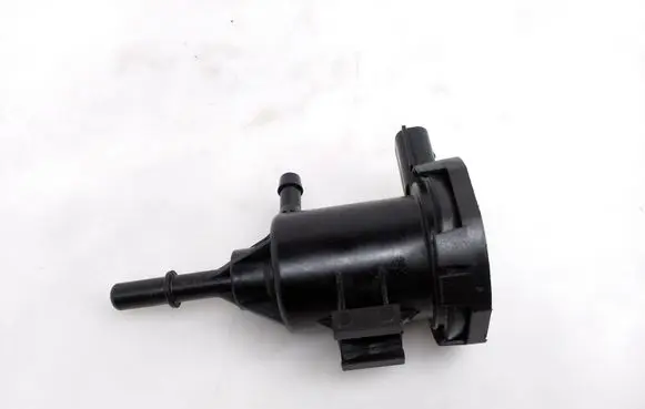 Mercedes-Benz A W176 Vacuum valve A0014760532