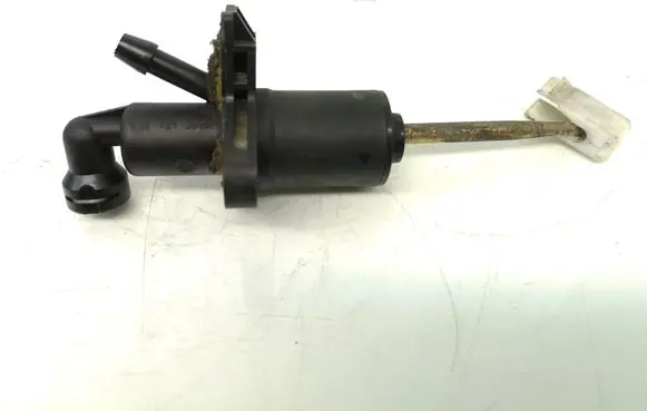 Clutch slave cylinder