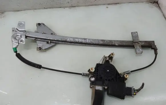 Mitsubishi Space Star Front door window regulator with motor 130821789