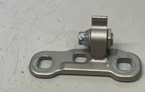 Volvo XC90 Front door lower hinge 