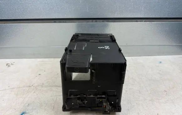 Citroen DS5 Battery box tray 9687472580