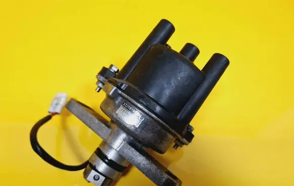 Suzuki Swift Cultus Spark distributor 33100-60B5