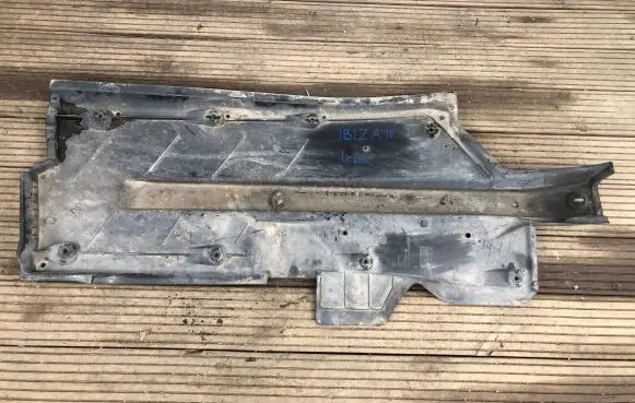 Seat Ibiza IV (6J,6P) Engine splash shield/under tray 6Q0825201H