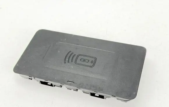 BMW 3 G20 G21 Wireless charging module 5A82C19 191630 84105A82C19